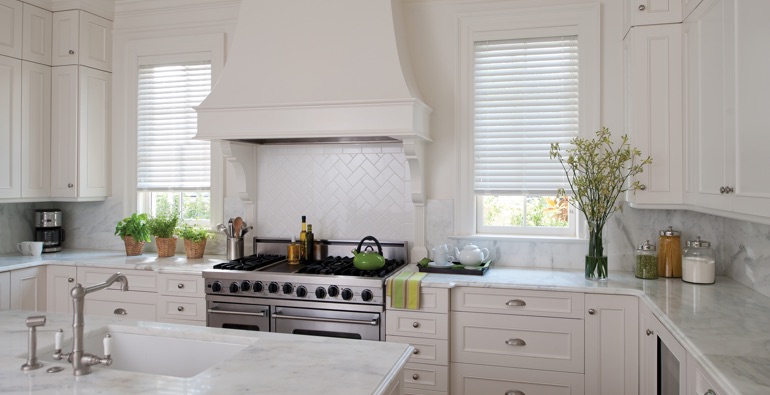 Cleveland kitchen white blinds